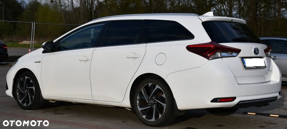 Toyota Auris 1.8 HSD Luna - 32