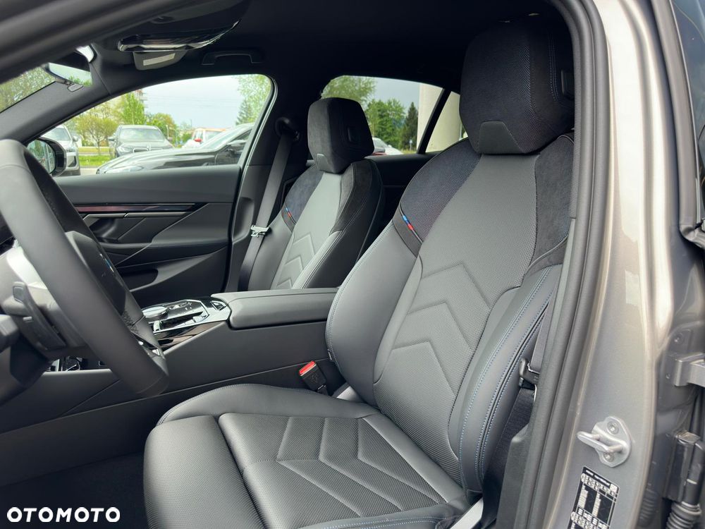 BMW Seria 5 530e xDrive PHEV - 22