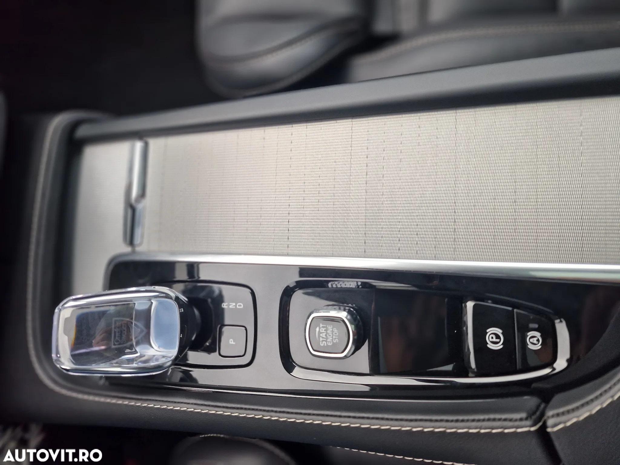 Volvo XC 90 T8 AWD Twin Engine Geartronic RDesign - 28
