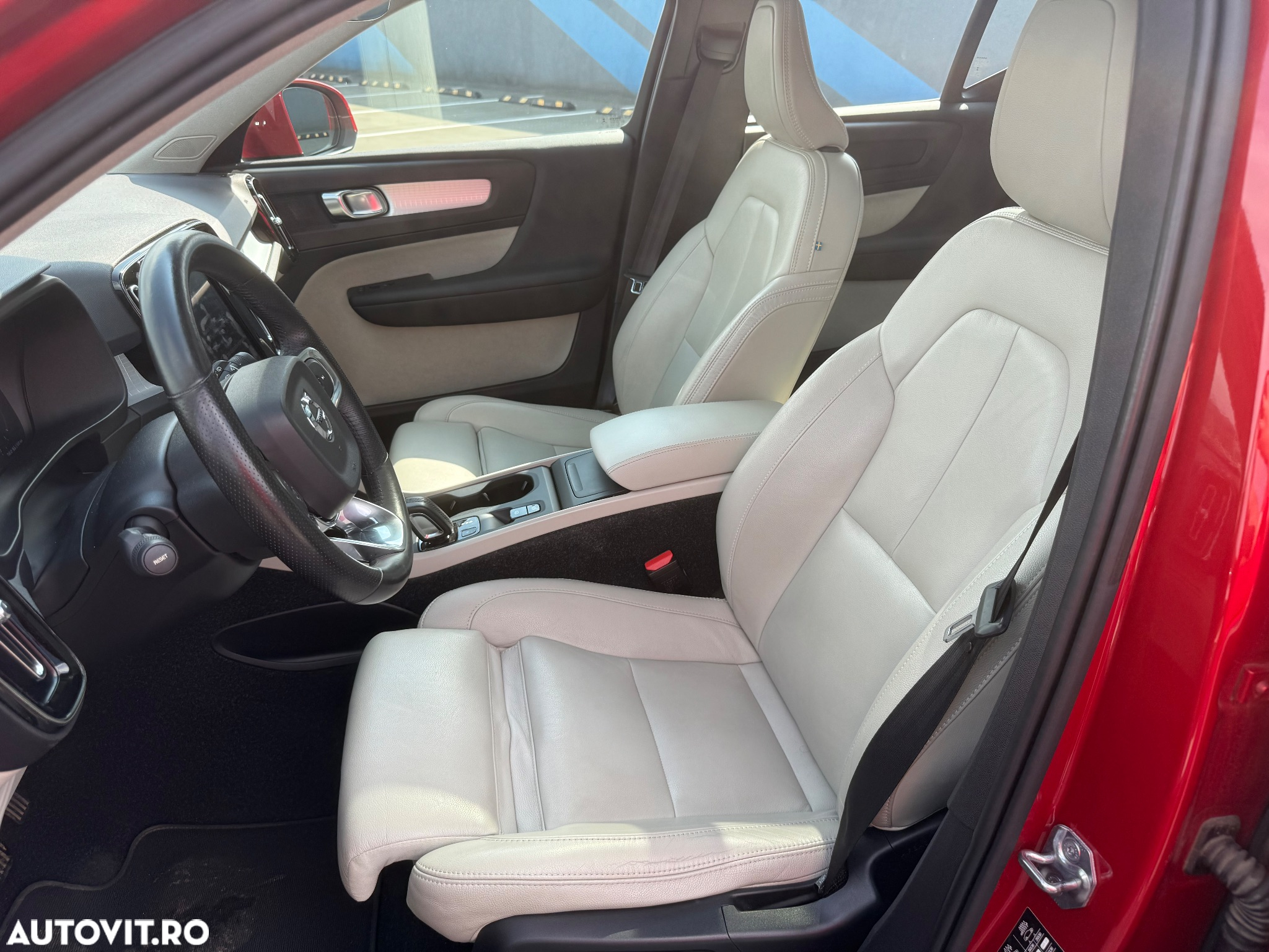 Volvo XC 40 D4 AWD Momentum Pro - 10