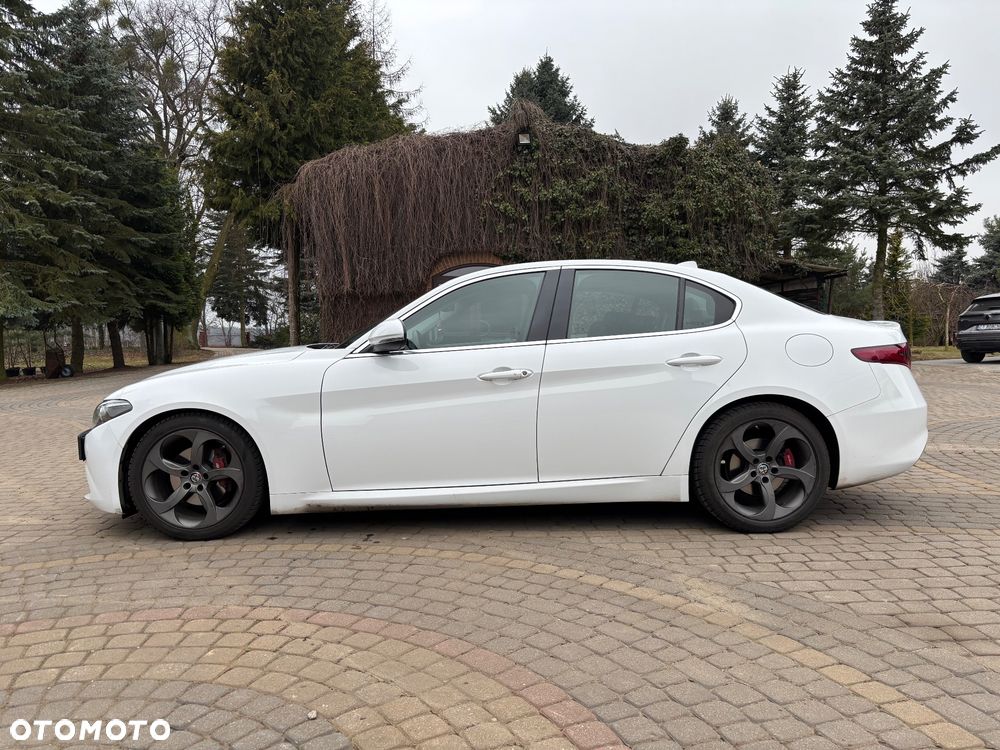 Alfa Romeo Giulia - 4