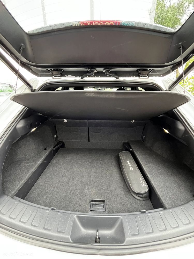 Lexus UX 250h GPF F Impression 2WD - 11