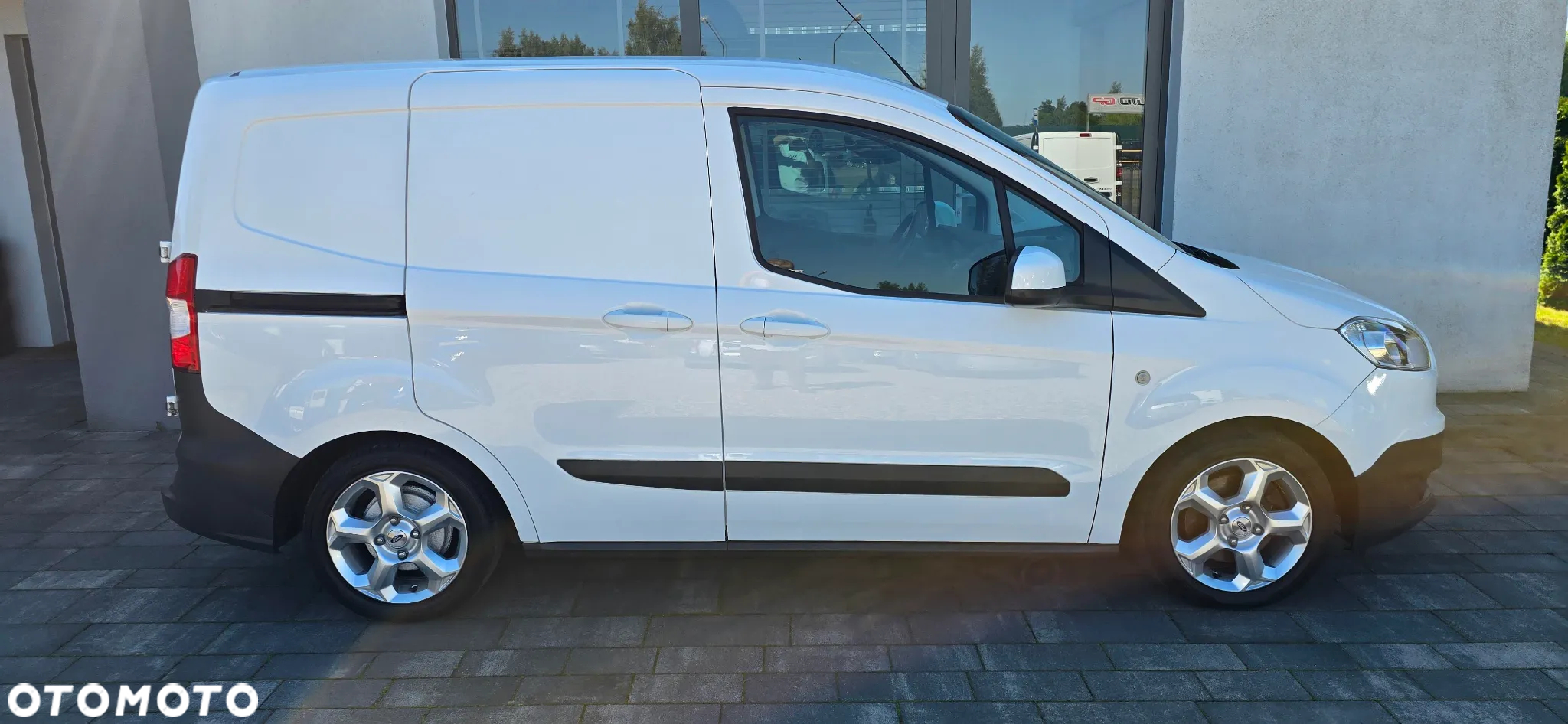 Ford Transit Courier S&S Basis - 12