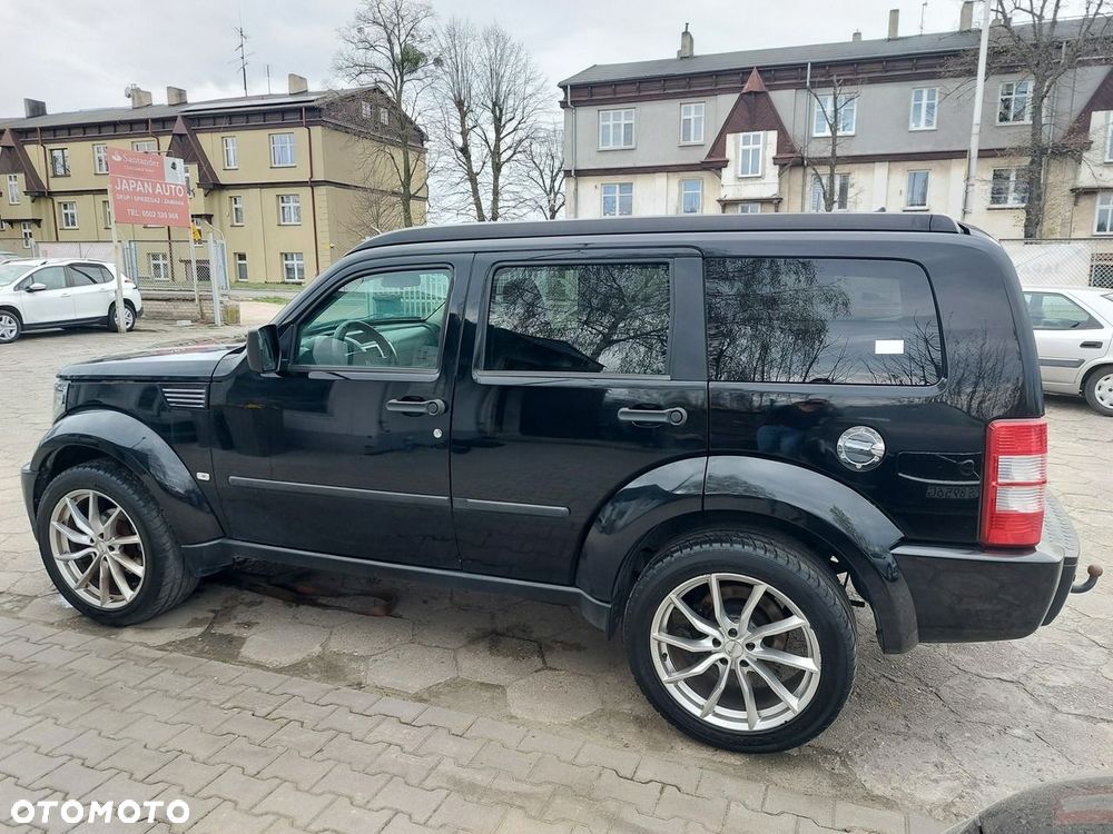 Dodge Nitro - 9