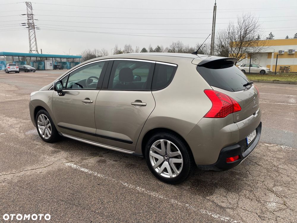 Peugeot 3008 2.0 HDi HYbrid4 - 12