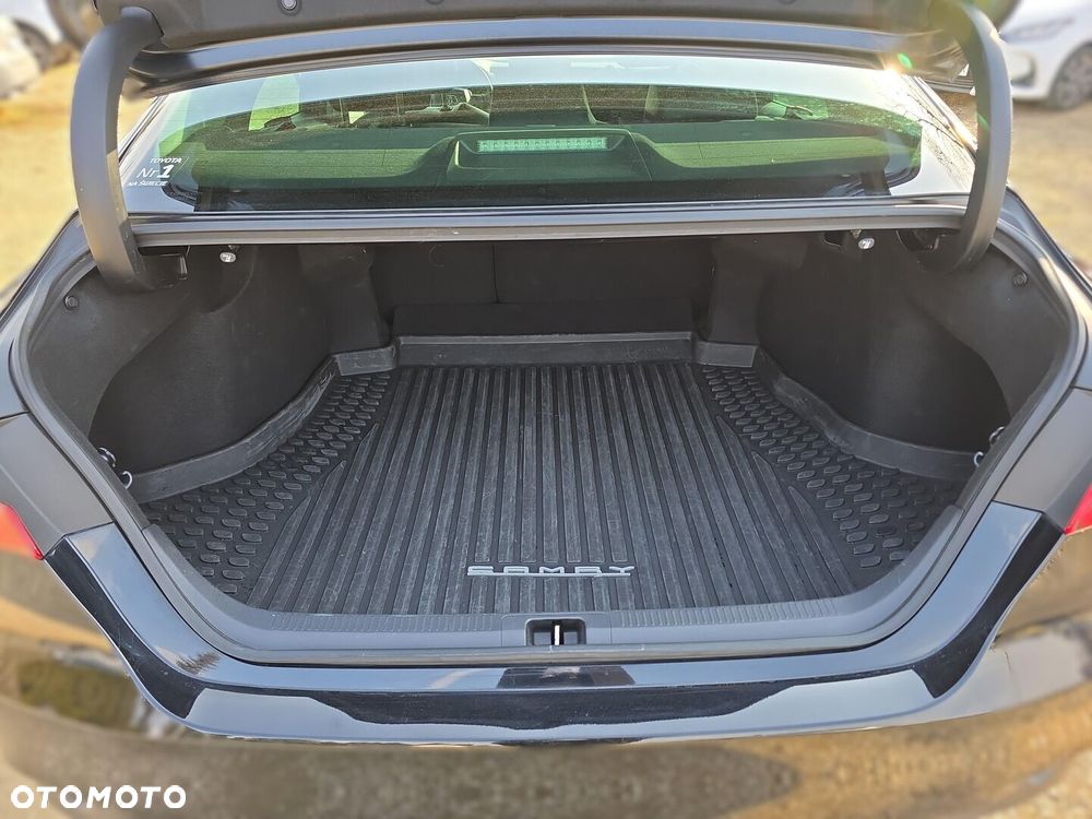 Toyota Camry 2.5 Hybrid Prestige CVT - 12