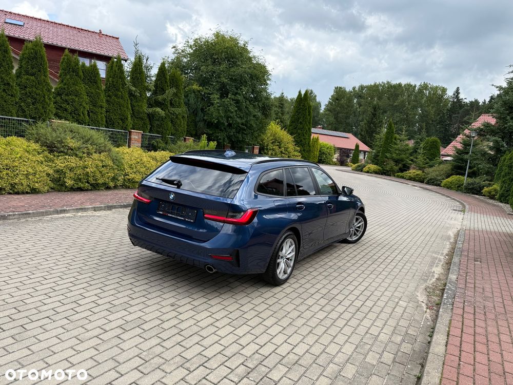 BMW Seria 3 318d Sport Line - 15