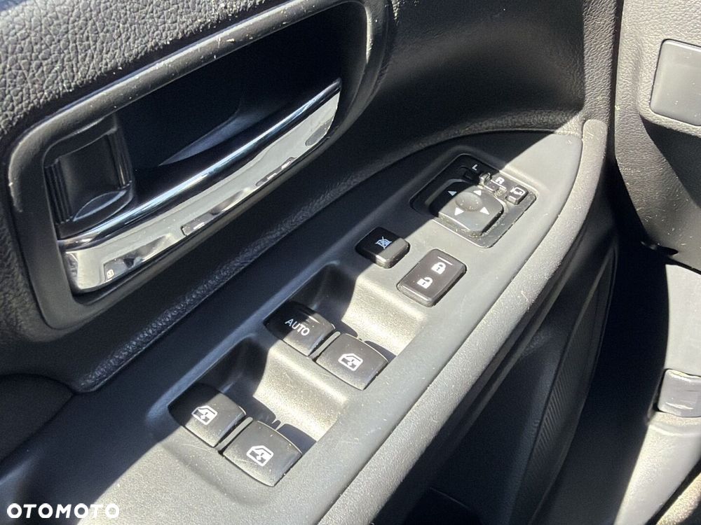Mitsubishi Outlander 2.0 Intense 4WD CVT - 22