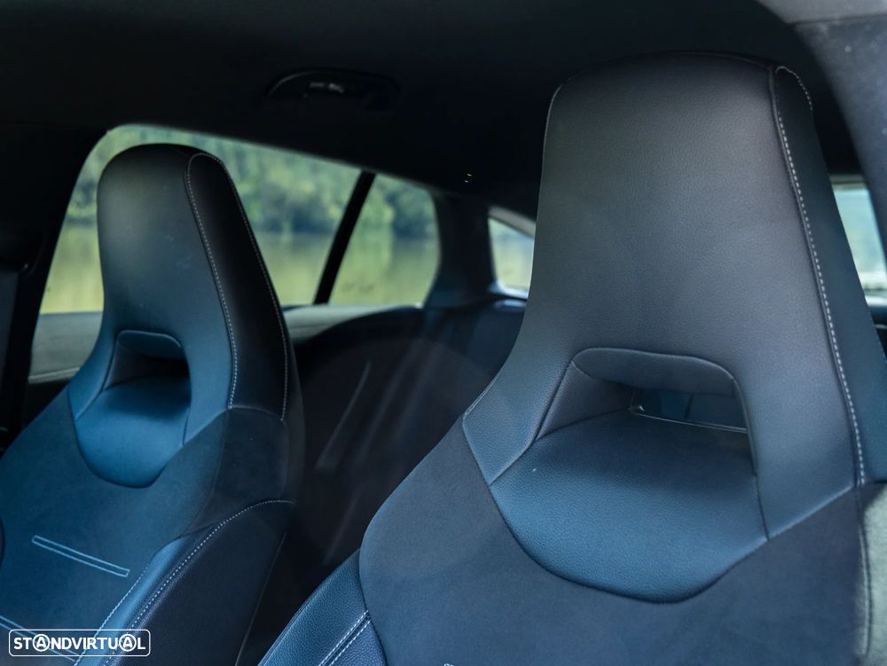 Mercedes-Benz CLA 250 - 14