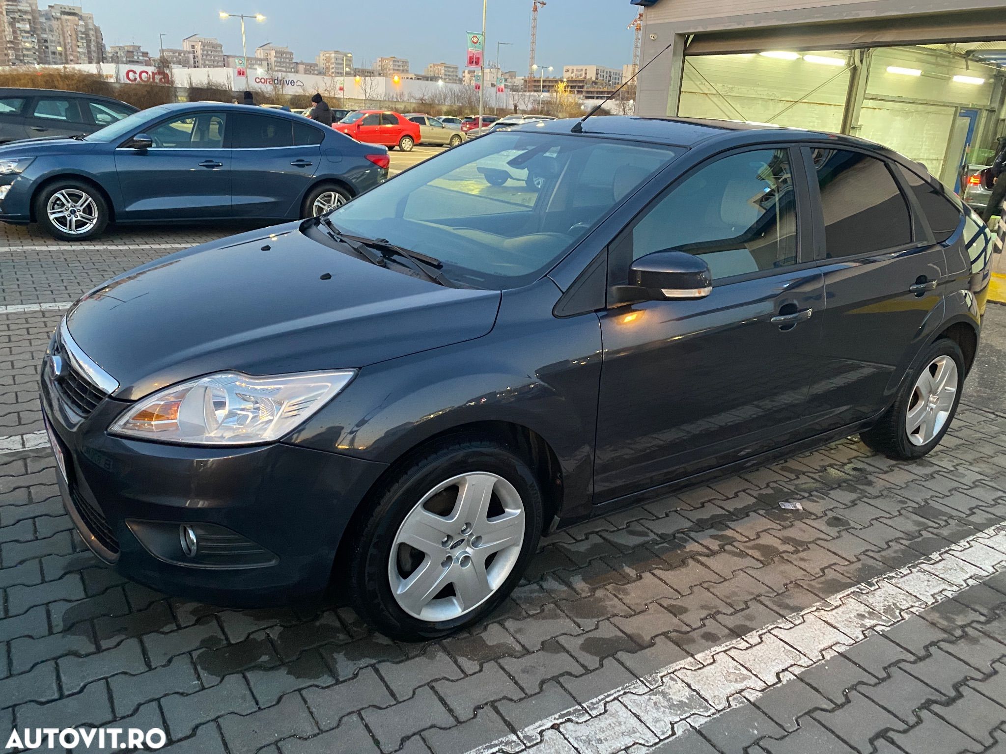 Ford Focus 1.6i Trend - 1