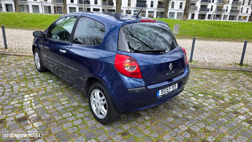 Renault Clio 1.5 dci dynamique - 4