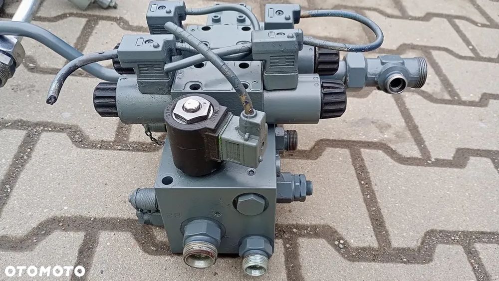 FV. ELEKTROZAWÓR ROZDZIELACZ HYDRAULICZNY LT-30H92,5 ZOELLER Medium XL - 4