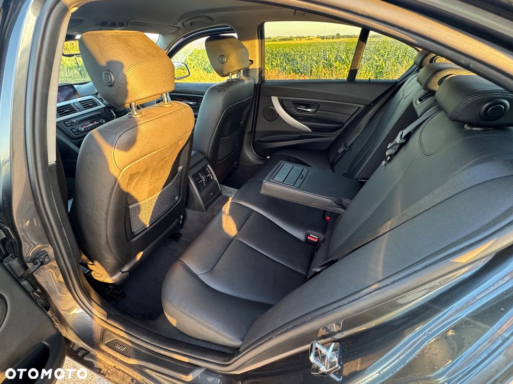 BMW Seria 3 320d Blue Performance - 10