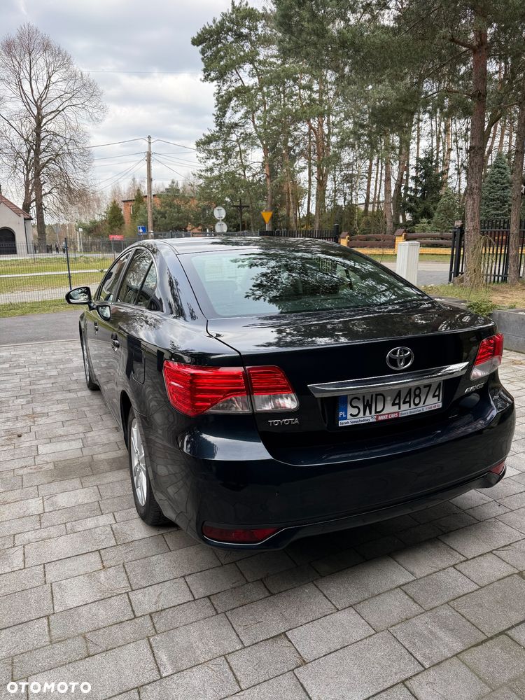 Toyota Avensis 1.8 Sol - 6