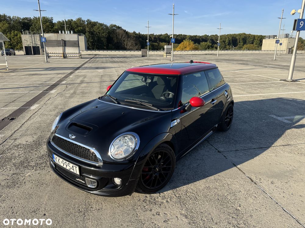 Mini John Cooper Works 2011 photo 4