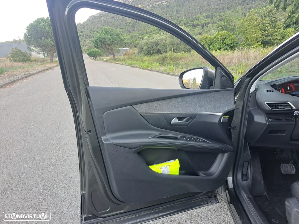 Peugeot 3008 1.5 BlueHDi Allure EAT8 - 11