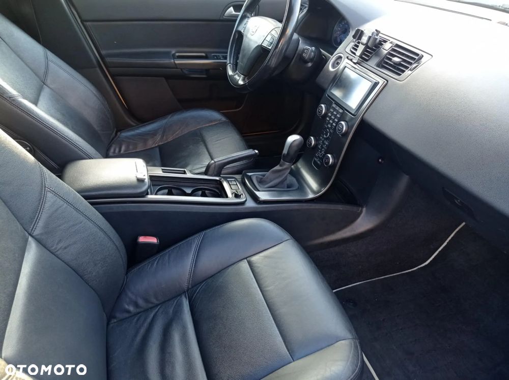 Volvo V50 D2 R-Design - 6