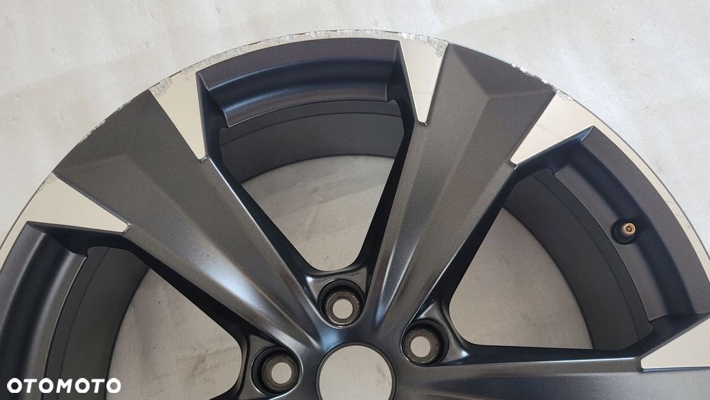 FELGA SEAT CUPRA ATECA 575 8x19 19 ET45 5x112 575601025AS/T - 8