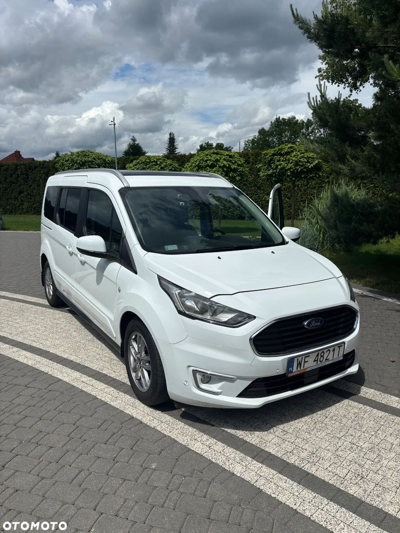 Ford Tourneo Connect Gr 1.5 TDCi Titanium - 1