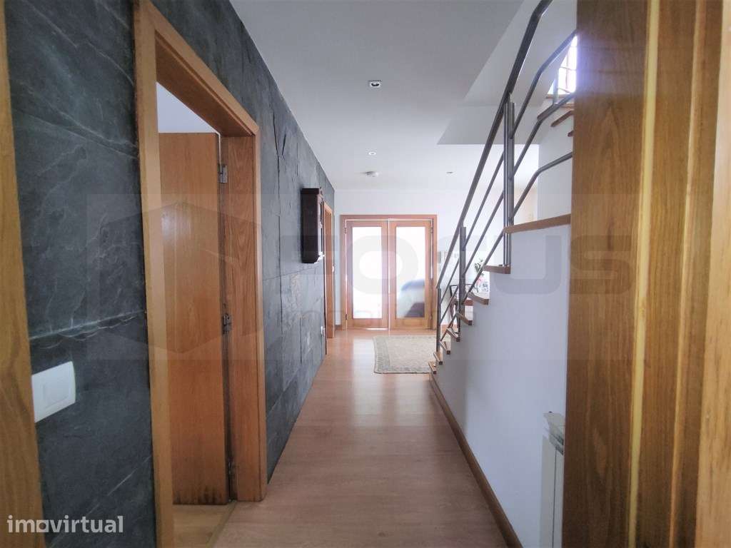 Espetacular moradia T4 com piscina - Vista Alegre - Grande imagem: 5/45
