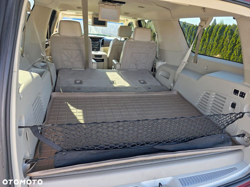 Cadillac Escalade ESV 6.2 V8 AWD AT Premium - 32