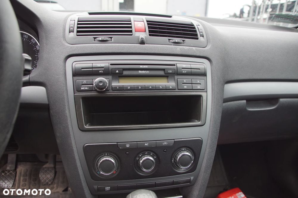 Auto na części - Skoda Octavia II Lift 1.6 MPI 102 KM BSE LVN LF9E 2011R Silnik Skrzynia Drzwi Maska Błotnik Zderzak Klapa Lampa Lusterko Klamka Szyba Deska Kokpit Sterownik Moduł Czujnik Licznik Panel Kierownica - 13