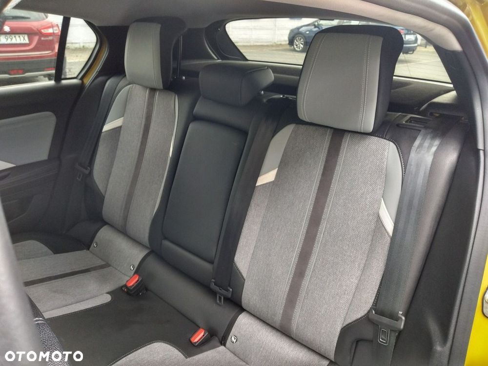 Opel Astra 1.2 T Elegance S&S - 28