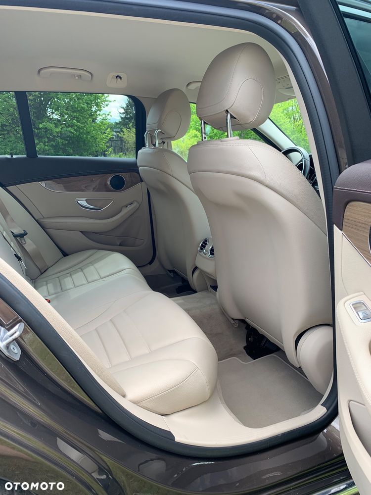Mercedes-Benz Klasa C 250 7G-TRONIC - 33