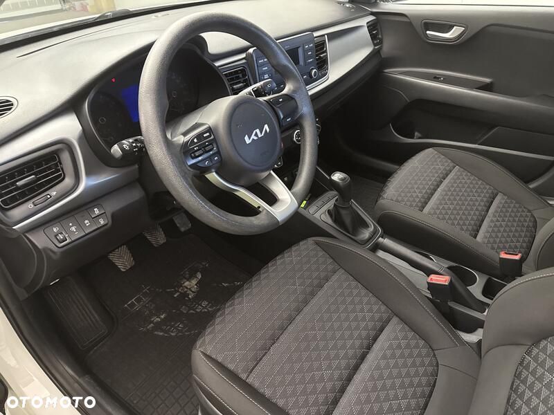 Kia Rio - 11