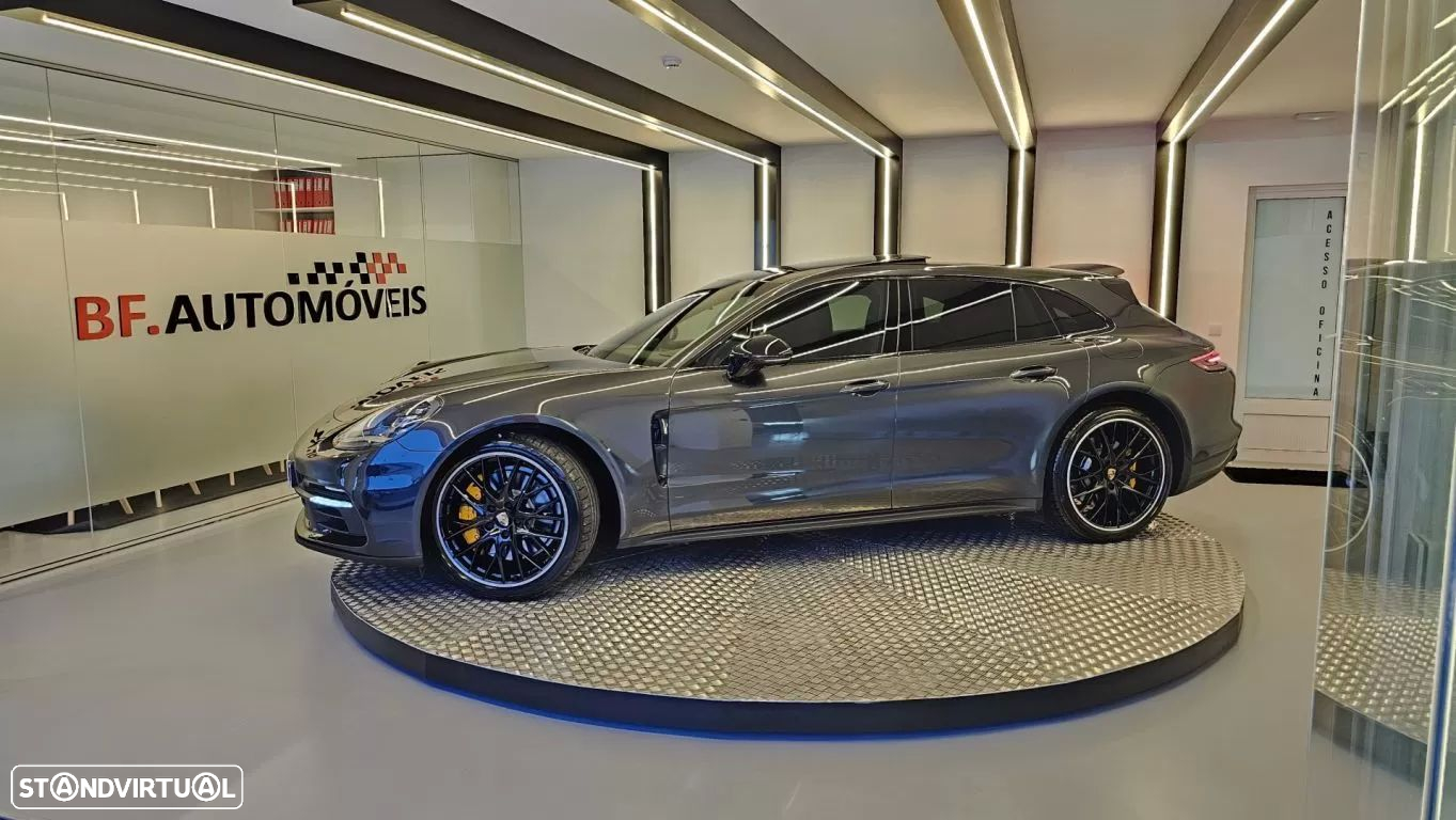 Porsche Panamera Sport Turismo 4 E-Hybrid 10 Years Edition - 11
