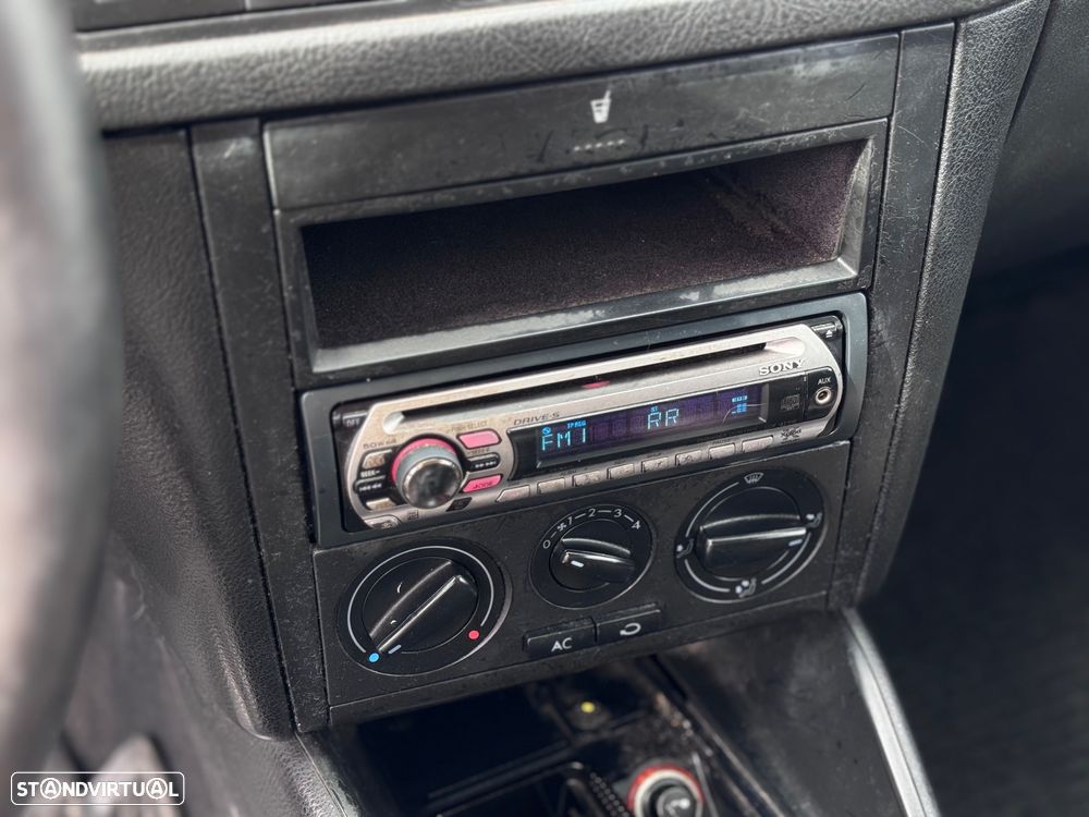 VW Golf Variant 1.9 TDi Highline - 14