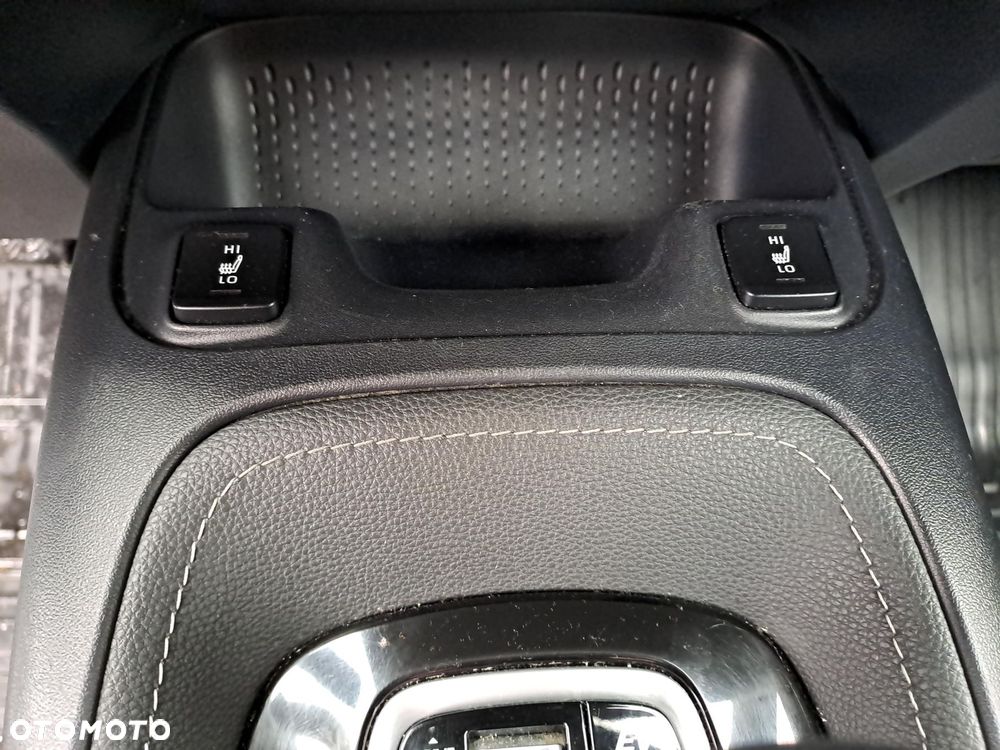 Toyota Corolla 2.0 Hybrid Comfort - 24
