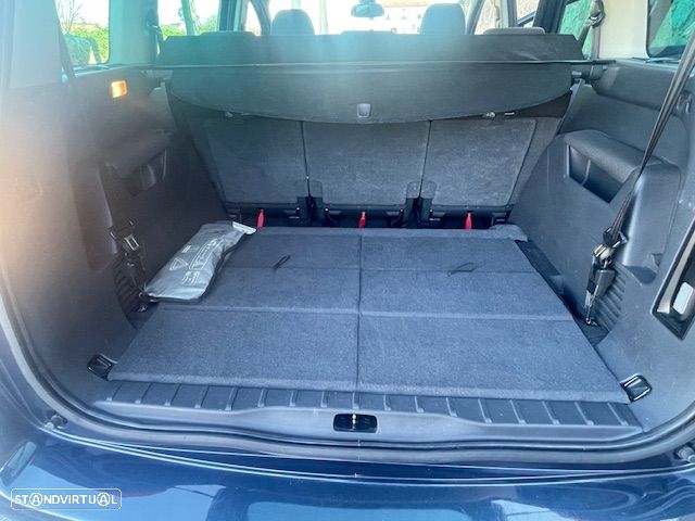 Peugeot 5008 1.6 E-HDi 7L Active 2-Tronic - 28
