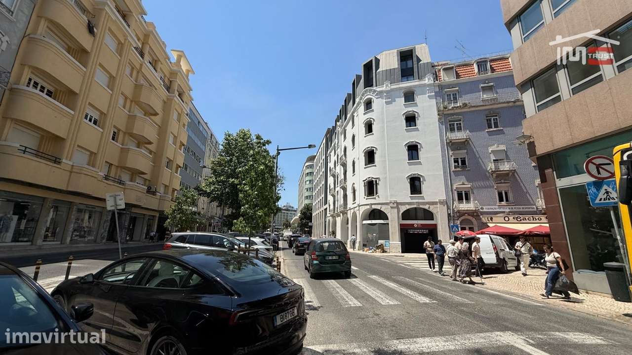 Loja Remodelada RC e Cave 232m2 - Av. Duque de Loulé / Lisboa - Grande imagem: 5/39