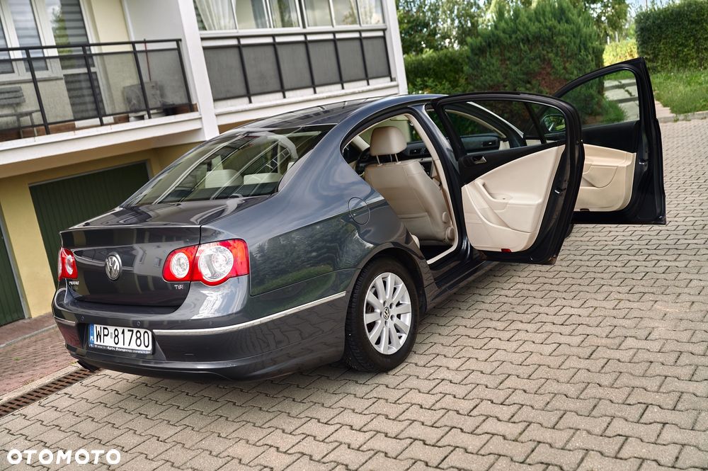 Volkswagen Passat - 24
