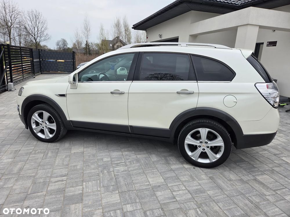 Chevrolet Captiva 2.2 D LTZ - 14