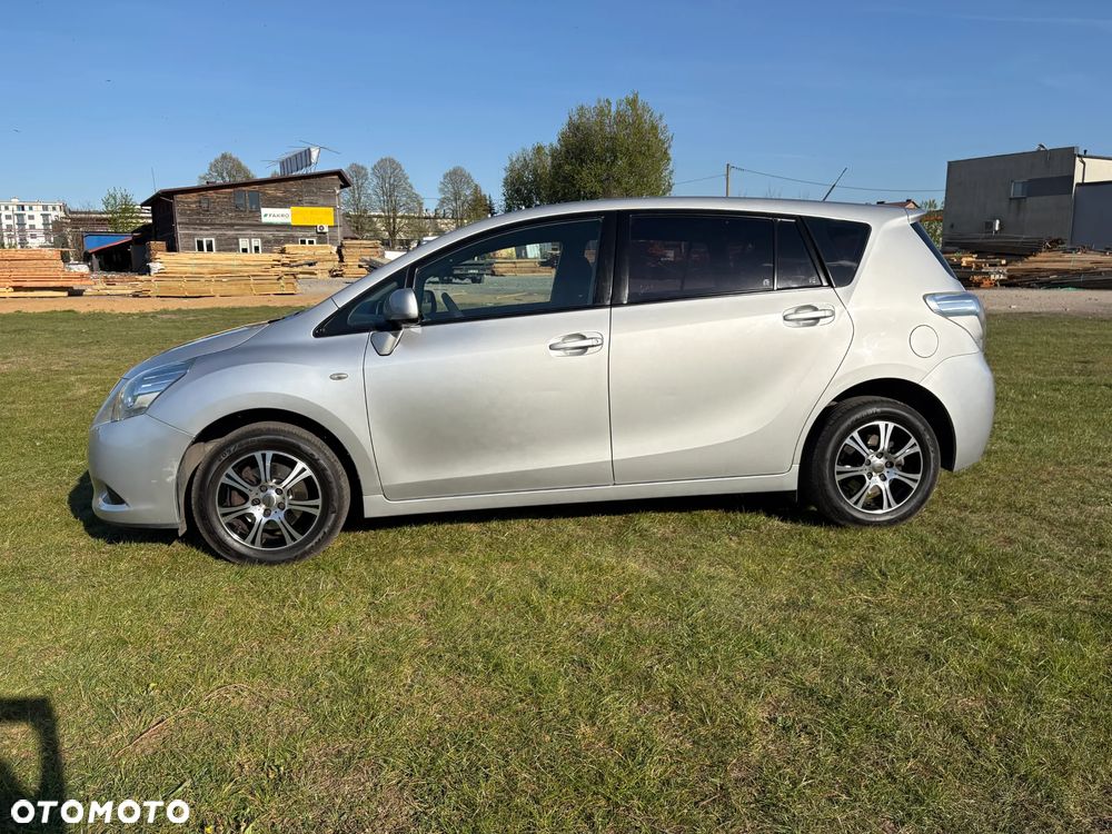 Toyota Verso 1.8 Sol 7os - 3
