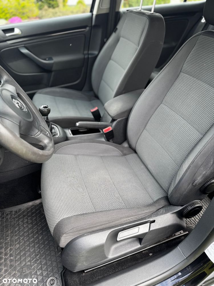 Volkswagen Golf - 16