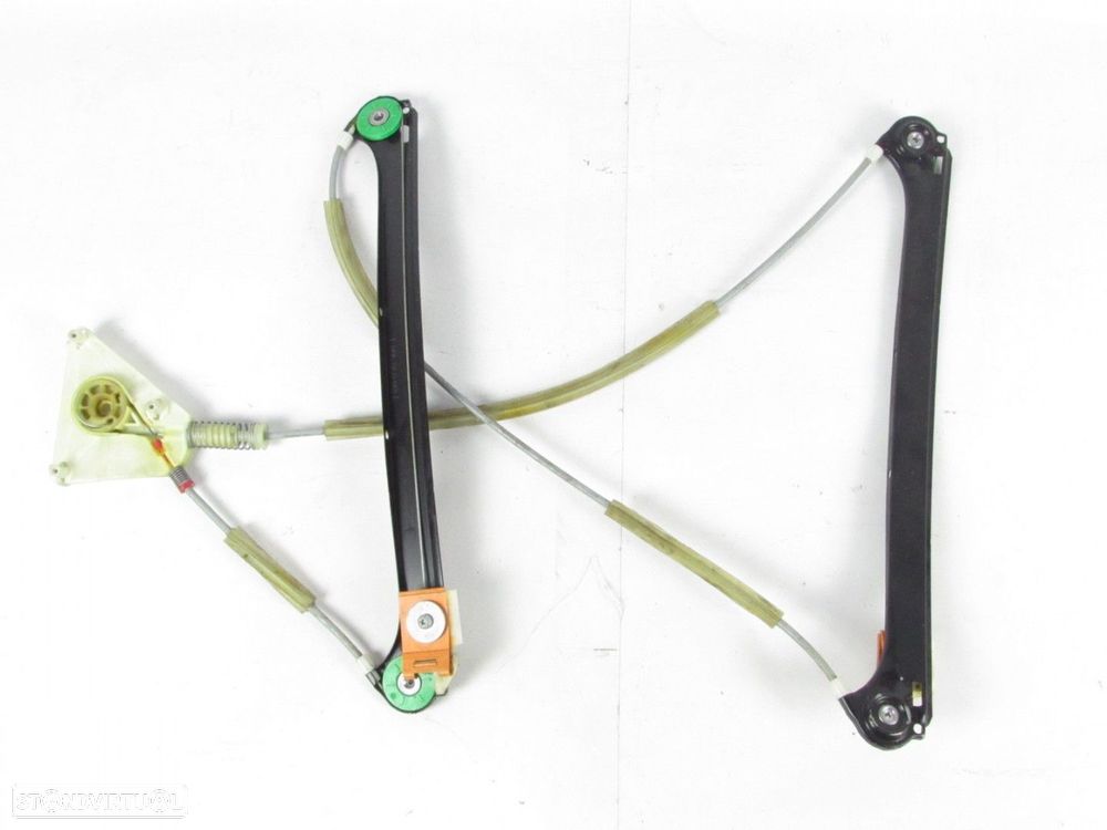 Elevador Direito/Frente Seminovo/ Original AUDI A3 (8P1) 8P3837462A - 1