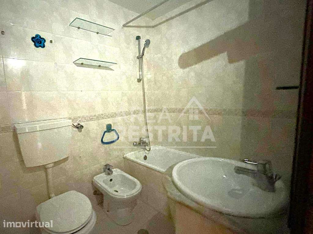 Baixa da Banheira T3 com 2 WC Despensa Rua Tranquila | Próximo de C... - Grande imagem: 5/11