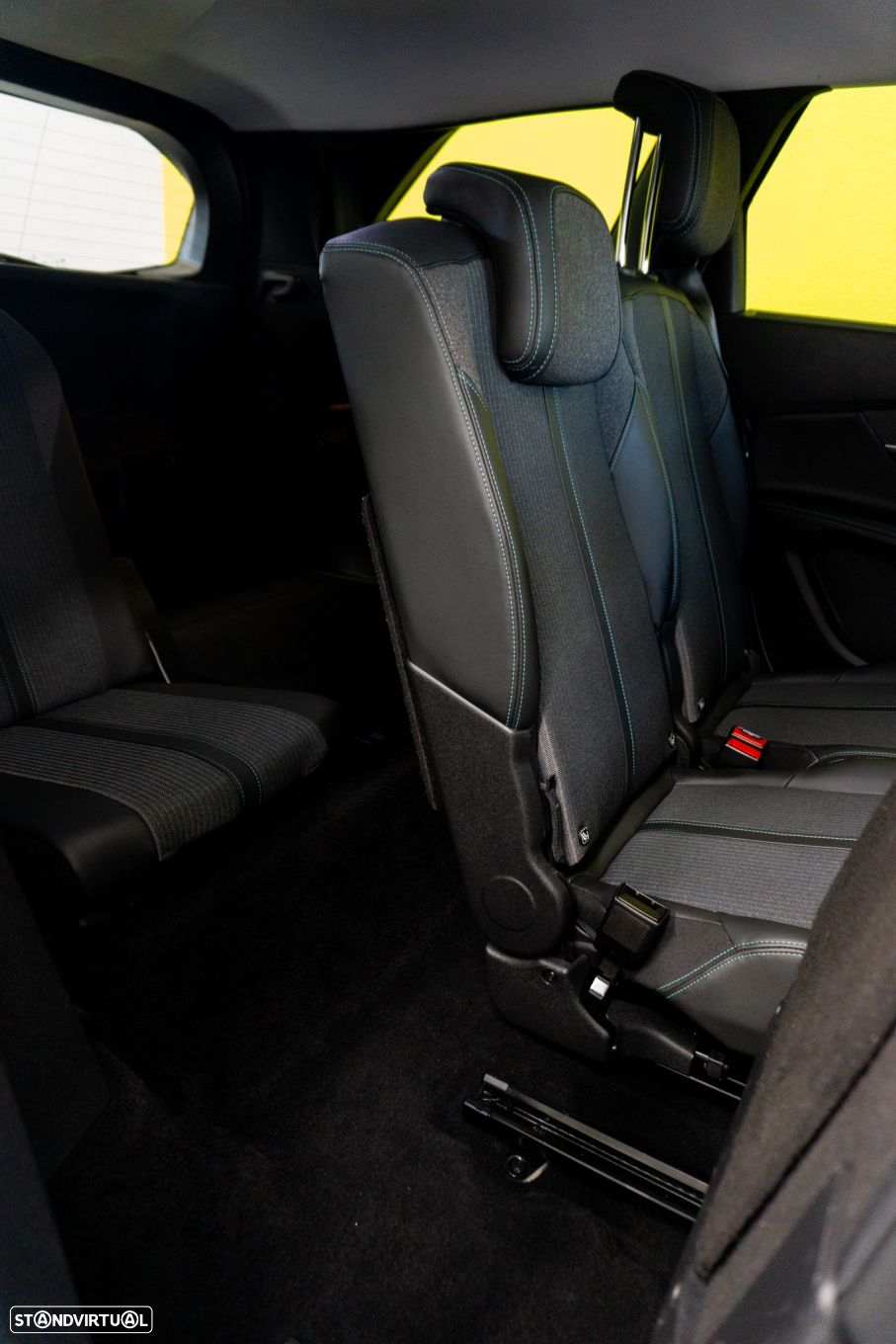 Peugeot 5008 1.2 PureTech Allure EAT8 - 22