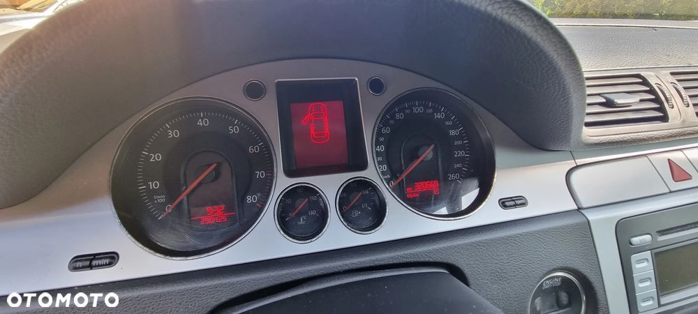 Volkswagen Passat 1.8 TSI Sportline - 9