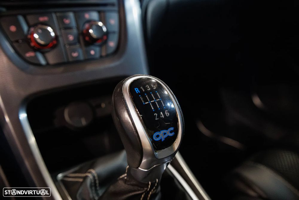 Opel Astra GTC OPC 2.0 T - 22