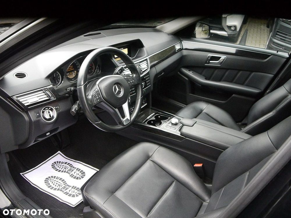 Mercedes-Benz Klasa E 220 BlueTEC 4Matic 7G-TRONIC Avantgarde - 27