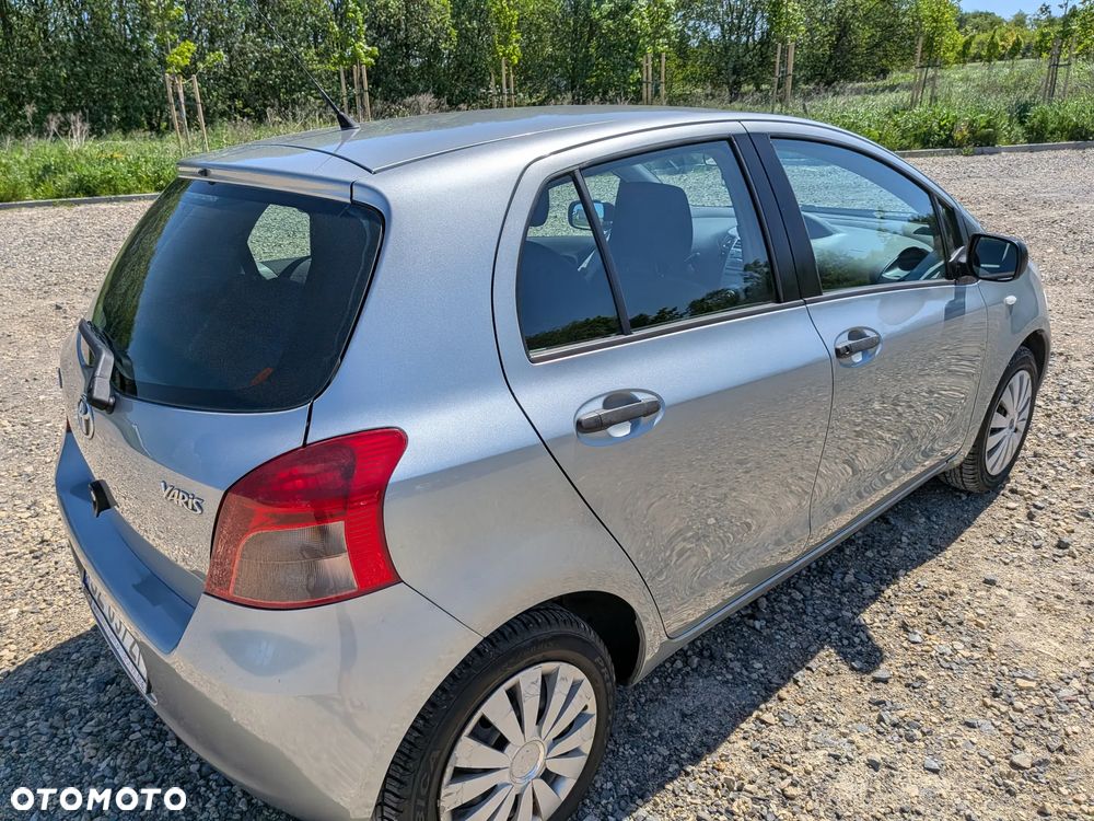 Toyota Yaris 1.0 Luna A/C - 37
