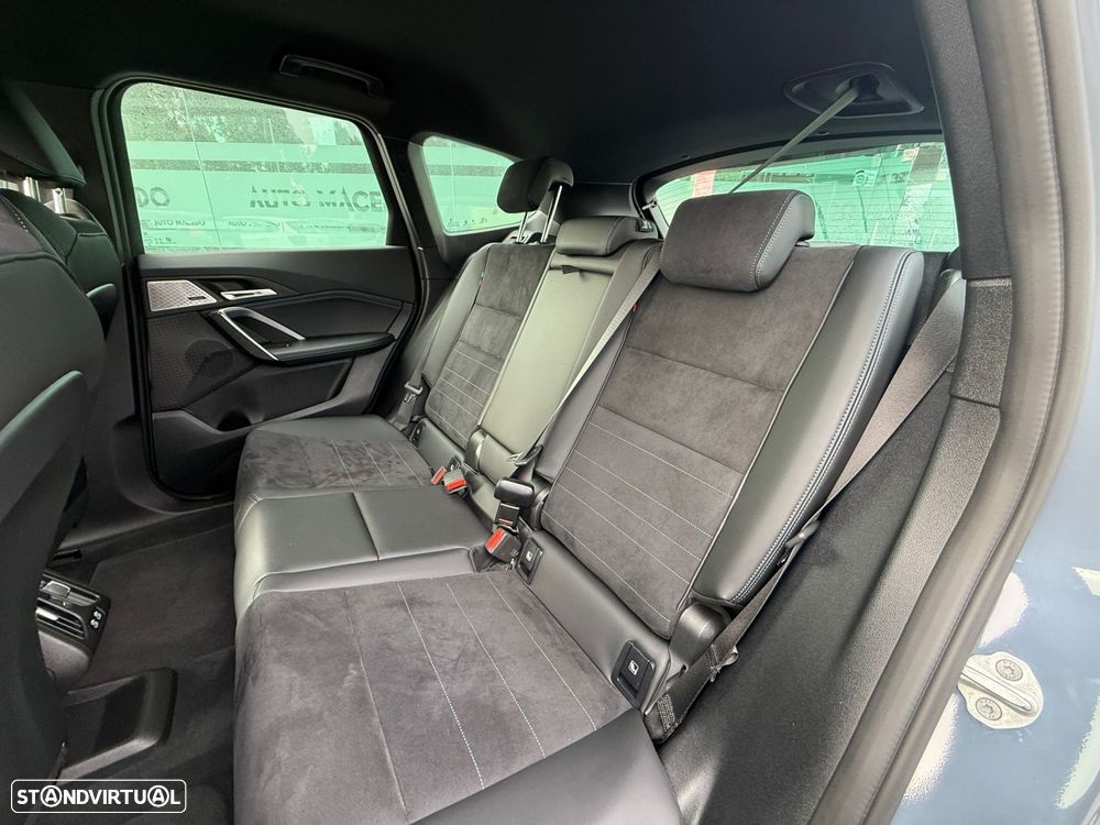 BMW iX1 eDrive20 Pack Desportivo M - 23