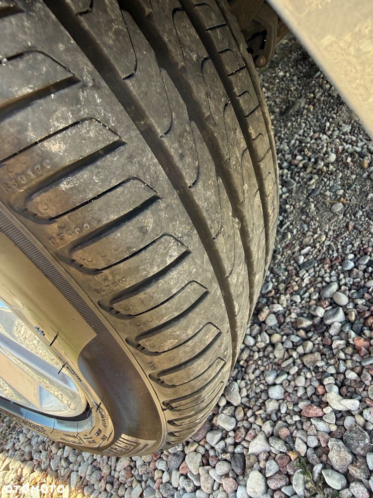 BMW Seria 5 545i - 37