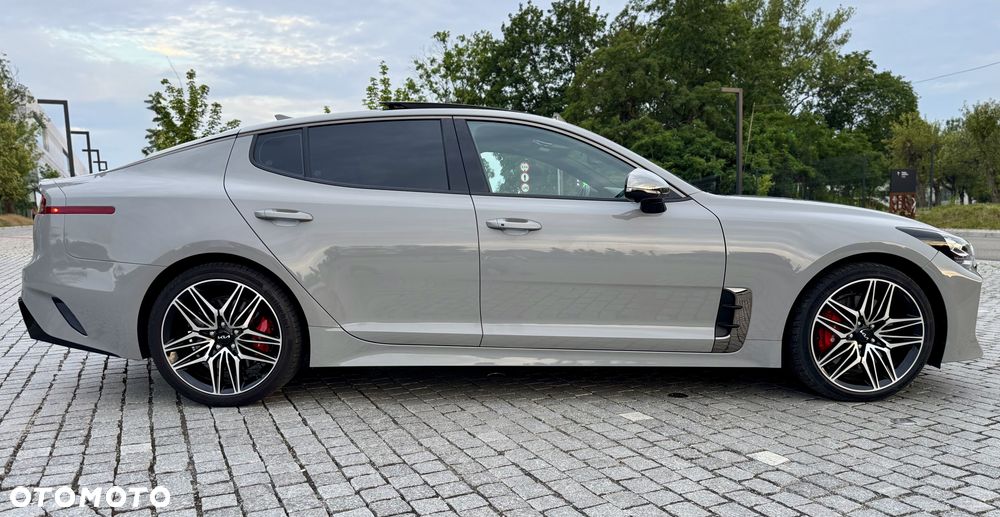 Kia Stinger - 11