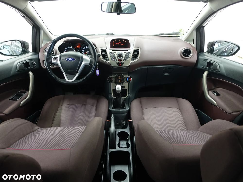Ford Fiesta 1.25 Celebration - 27