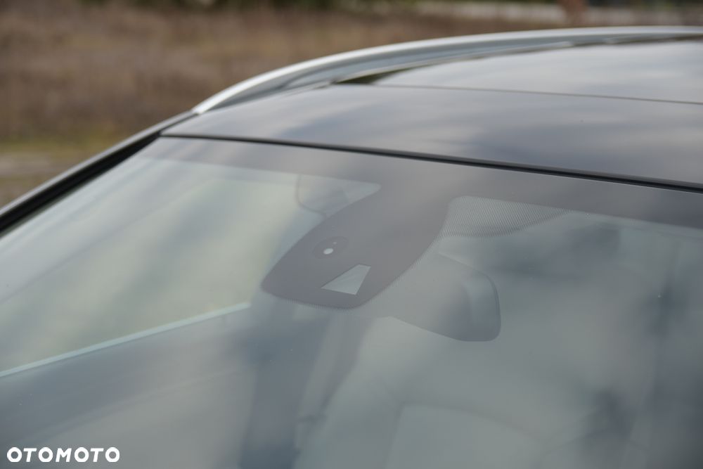 BMW Seria 5 525d - 34